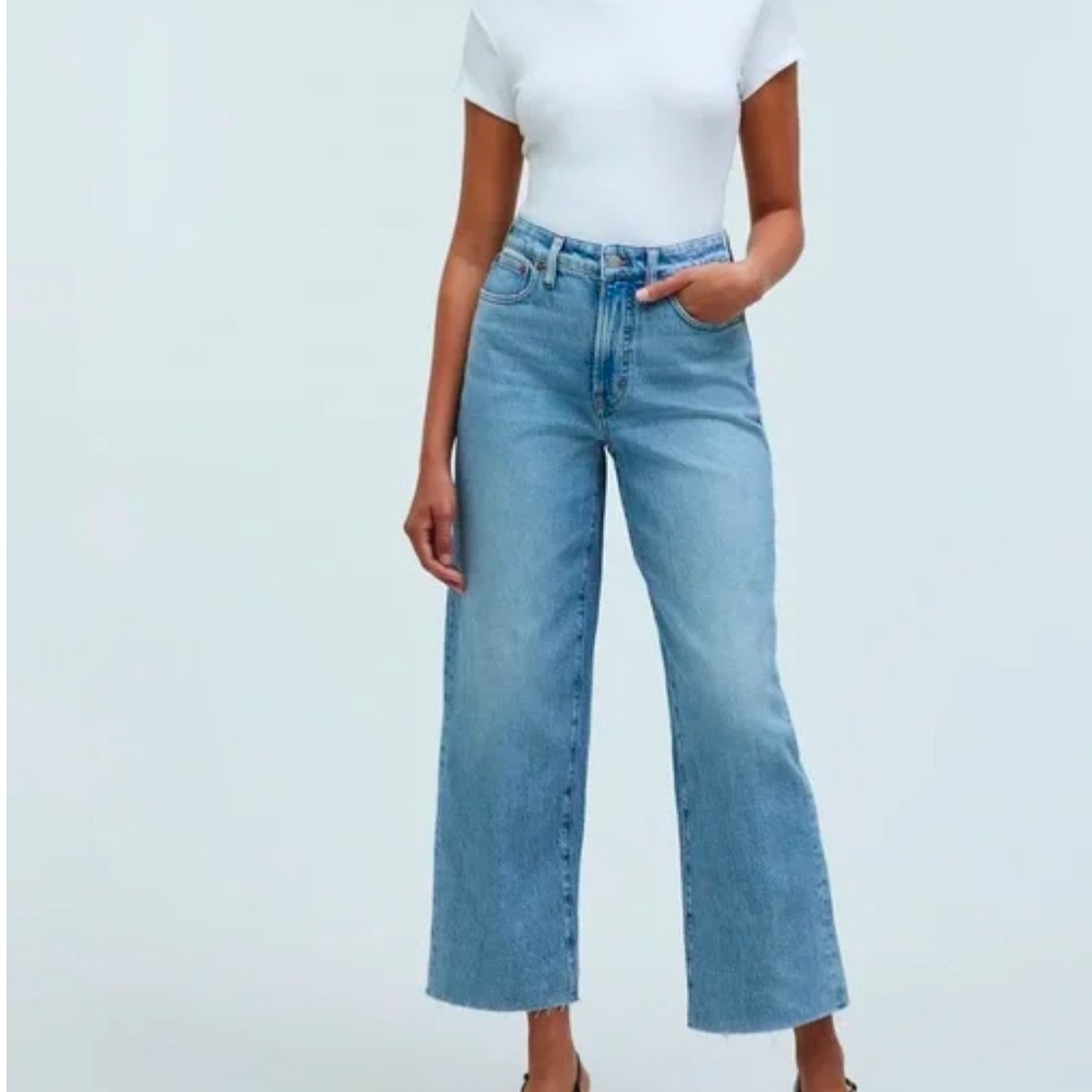 Madwell The Perfect Vintage Curvy Crop Jeans
Size 28